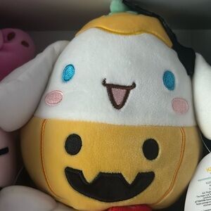 Halloween cinnamoral squishmallow